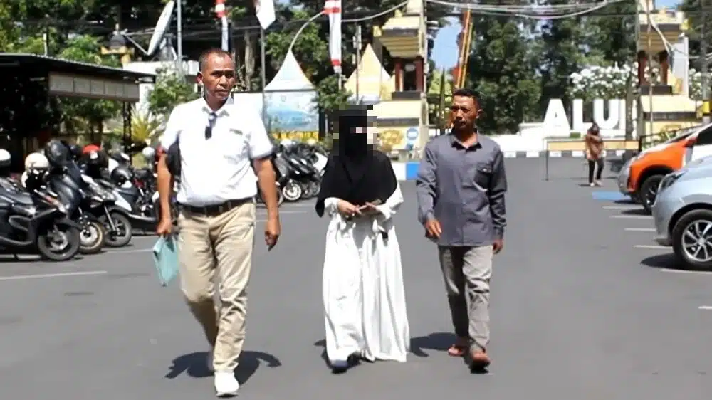 Bapa Kesedihan Anak Bawah Umur Dinikahi Pengurus Sekolah Pondok Tanpa Izinnya