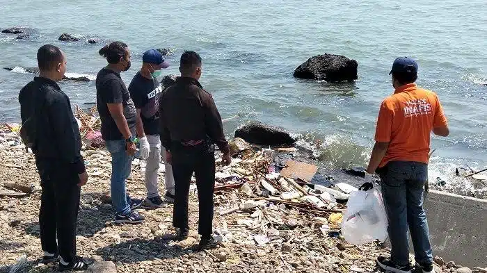 Kaki Kiri Manusia Ditemui Terapung Di Pantai, Rupanya Ada Kisah Lucu Lain