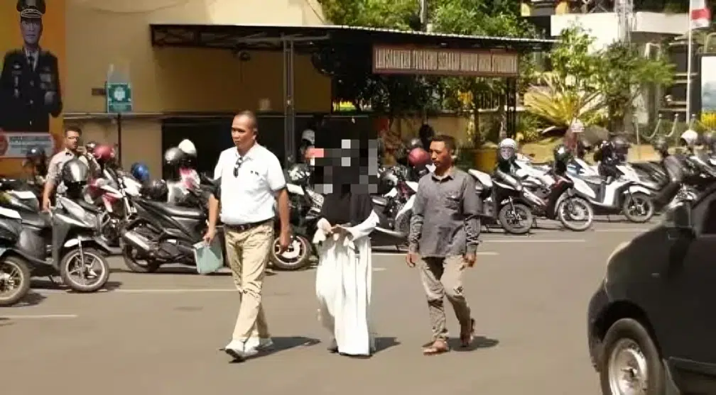 Bapa Kesedihan Anak Bawah Umur Dinikahi Pengurus Sekolah Pondok Tanpa Izinnya