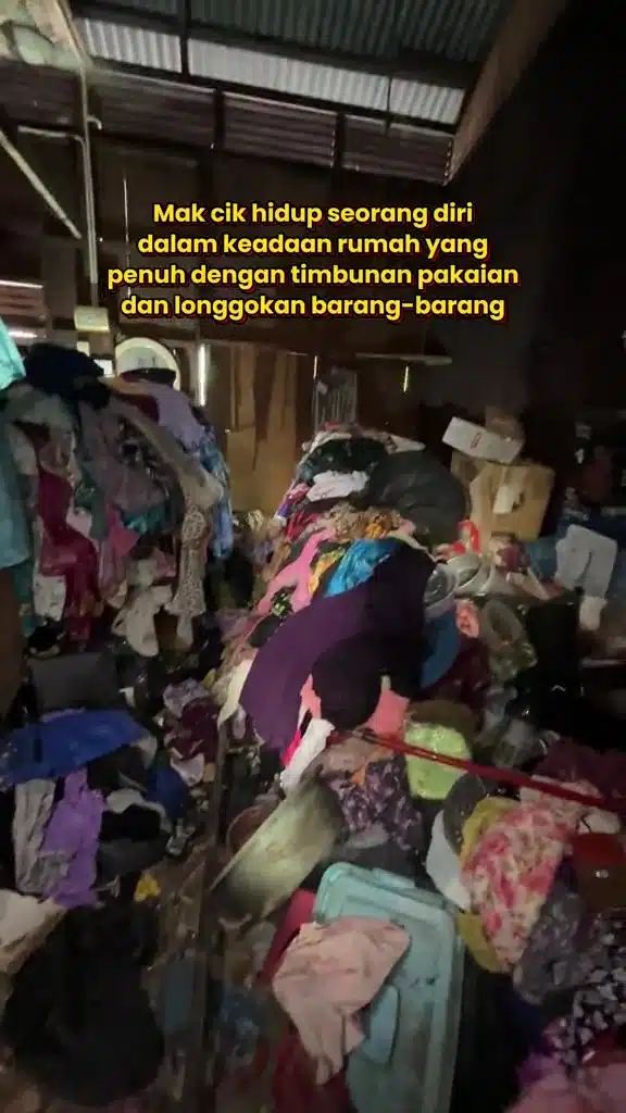 Situlah Tidur & Makan, Wanita Hidup Dalam Timbunan Baju Lepas Pemergian Suami