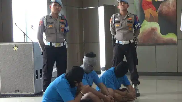 Terlilit Hutang Besar, 2 Polis Sekongkol Rompak Kenderaan Bawa Duit Mesin ATM