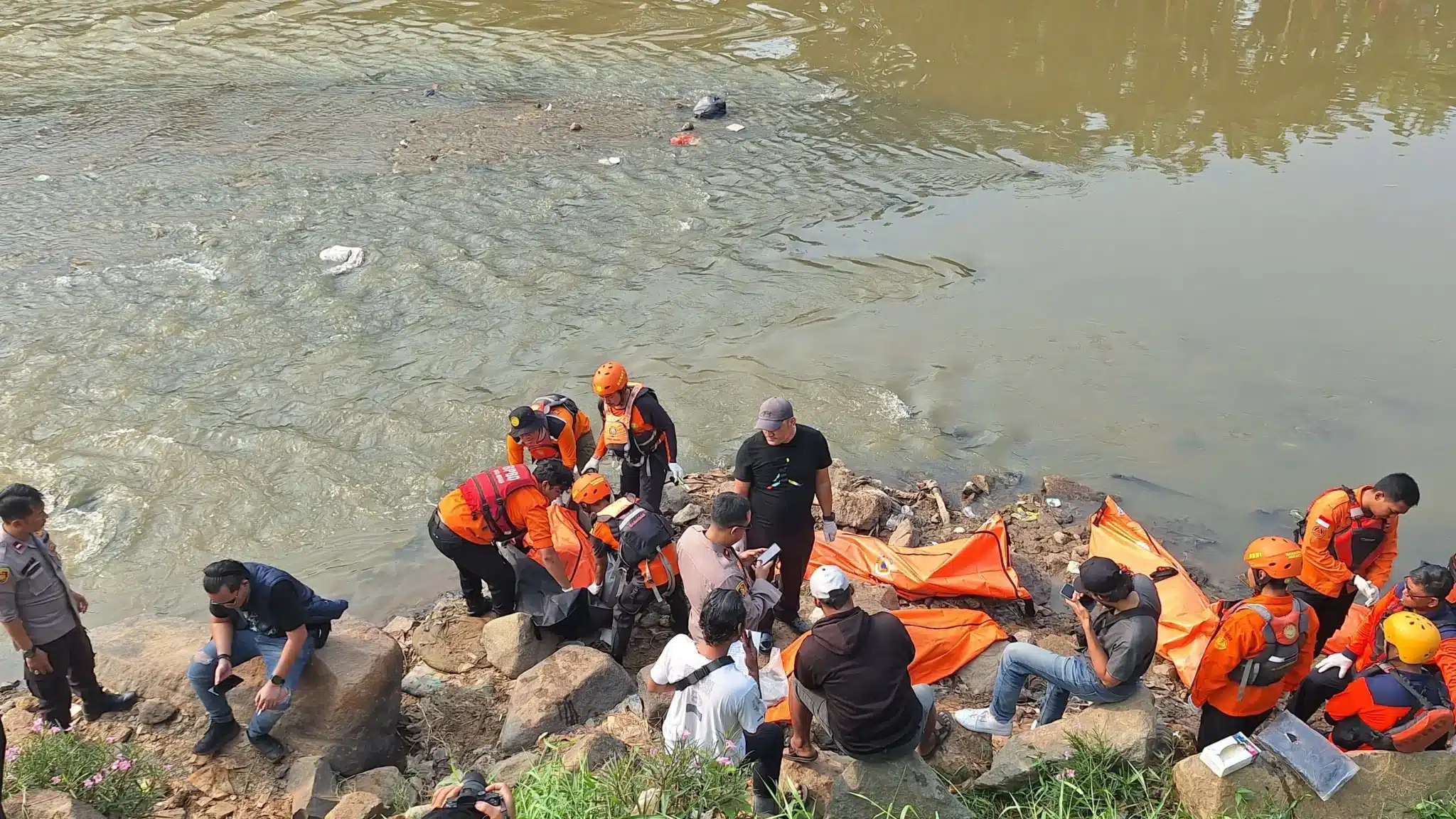 7 Remaja Ditemui ‘Mengembang’ Dalam Sungai, Melompat Akibat Takut Polis Peronda