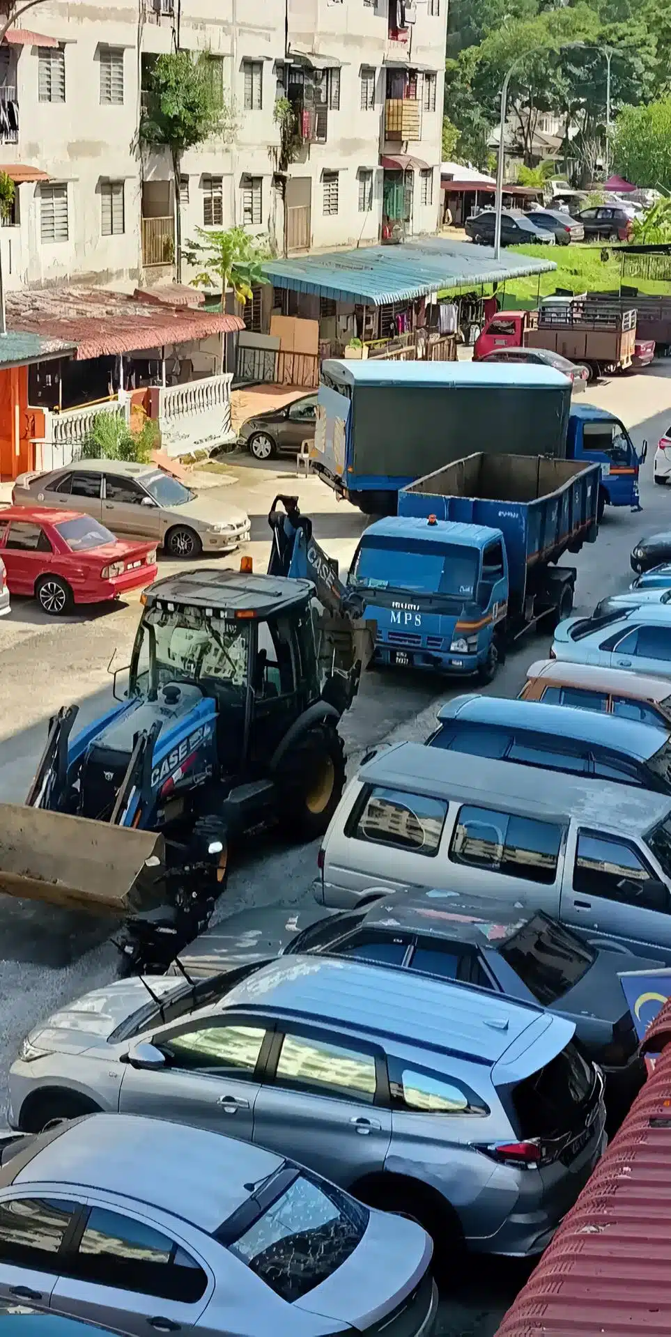 ‘Selera’ Teres Siap Naik Pagar Batu, MPS Roboh Pembinaan Haram Di Flat Palma