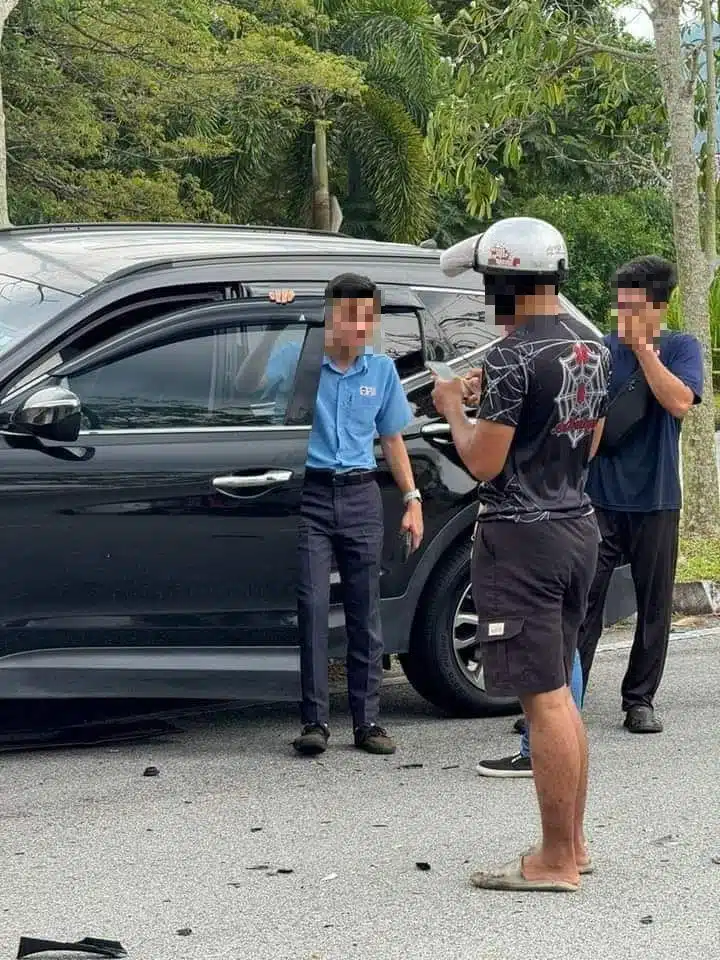 Pelajar Pandu SUV Ayah ‘Hentam’ Kereta Sedan, 2 Beranak Alami Kecederaan Teruk