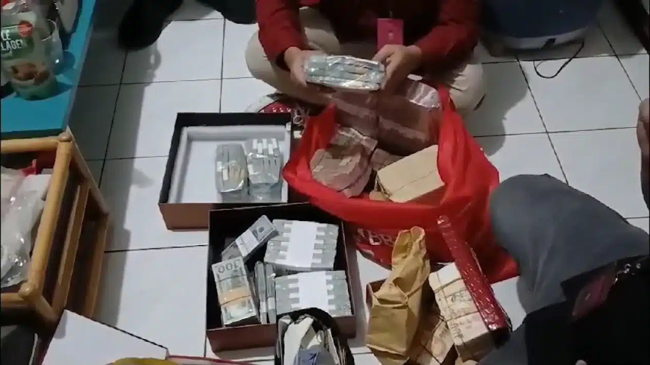 3 Hakim Kantoi Sorok Duit Sogok RM5.8J Di Rumah, Bebaskan Pelaku Jenayah Serius