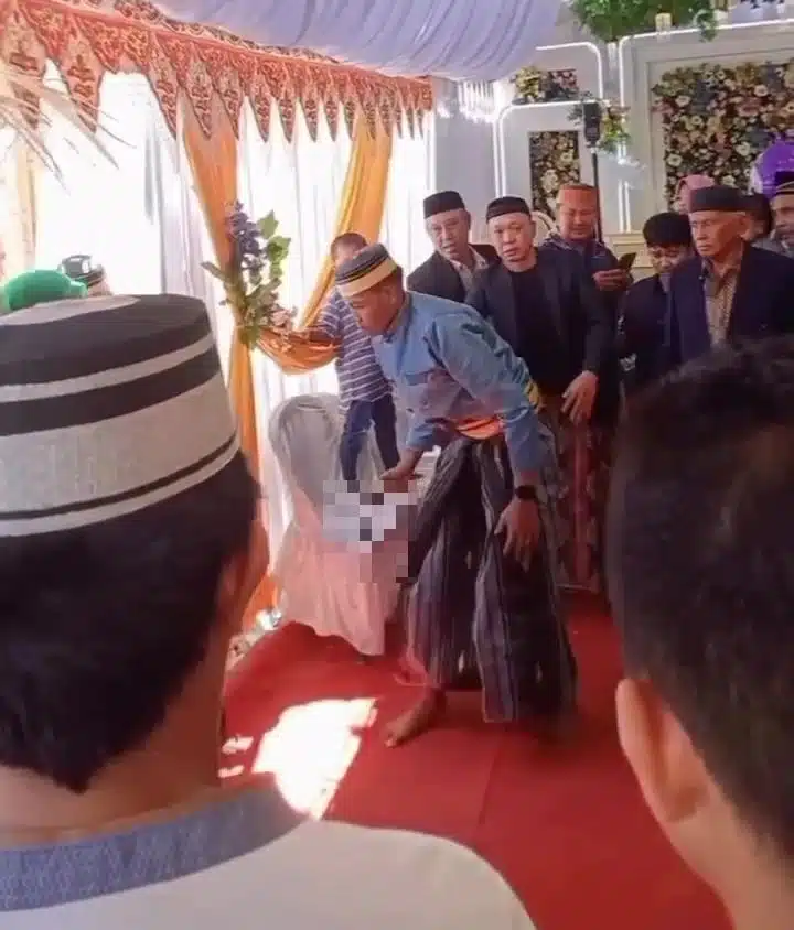 Persembahkan Adat Sambut Pengantin, Pemuda ‘Tewas’ Badik Terkena Dada Sendiri