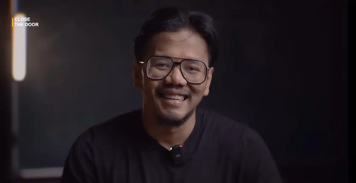 YouTuber Cabar Sesiapa Kirim Santau Kepadanya, Dihadiahkan Alphard Jika Berjaya