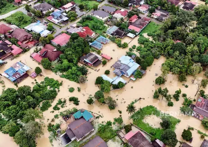 Enggan Berpindah Ke PPS, Bayi Terapung Dalam Banjir Ketika Ibu Sedang Tidur