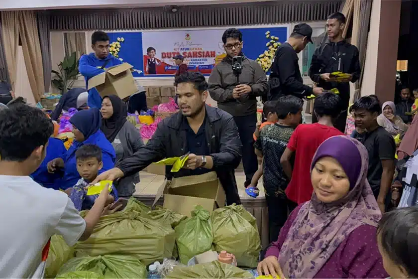 Tok Penghulu Didakwa Asingkan Bantuan Banjir – “Hok Makanan Sedap Dia Amik”