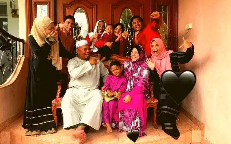 Detik-Detik Ketika Amir Mahu Dibawa Jumpa Ibu Kandung, Enggan Keluar Dari Kereta