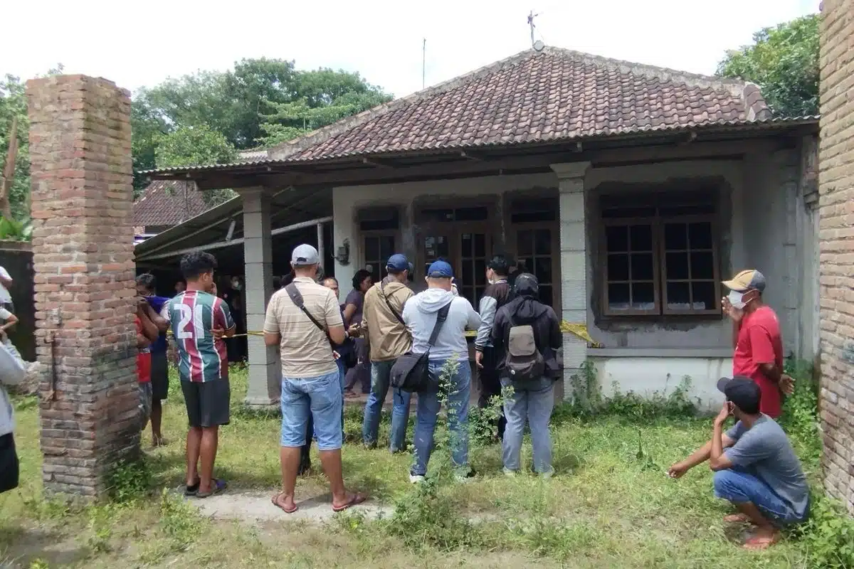 2 Beradik Umur 40-an Ditemui Membusuk Di Rumah, Depresi Pemergian Orang Tua