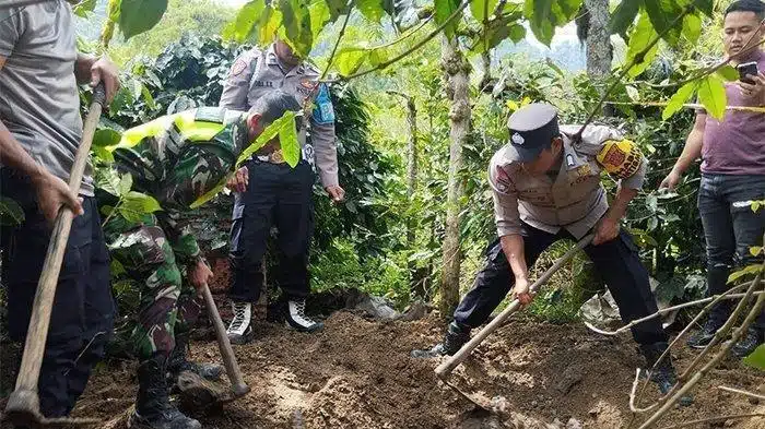 Diletak Dalam Tong Dram Lalu Ditanam Ketika Masih Hidup, Suami Aniaya Isteri