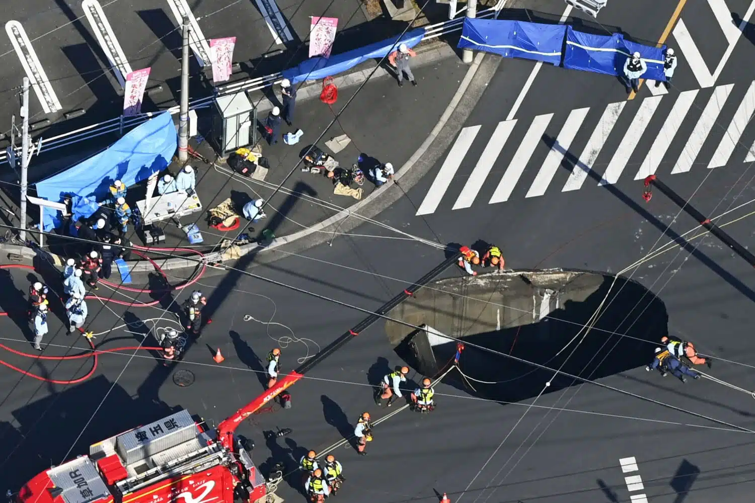 Pemandu Bersama Lori Hilang ‘Ditelan’ Sinkhole, Jepun Hentikan Pencarian