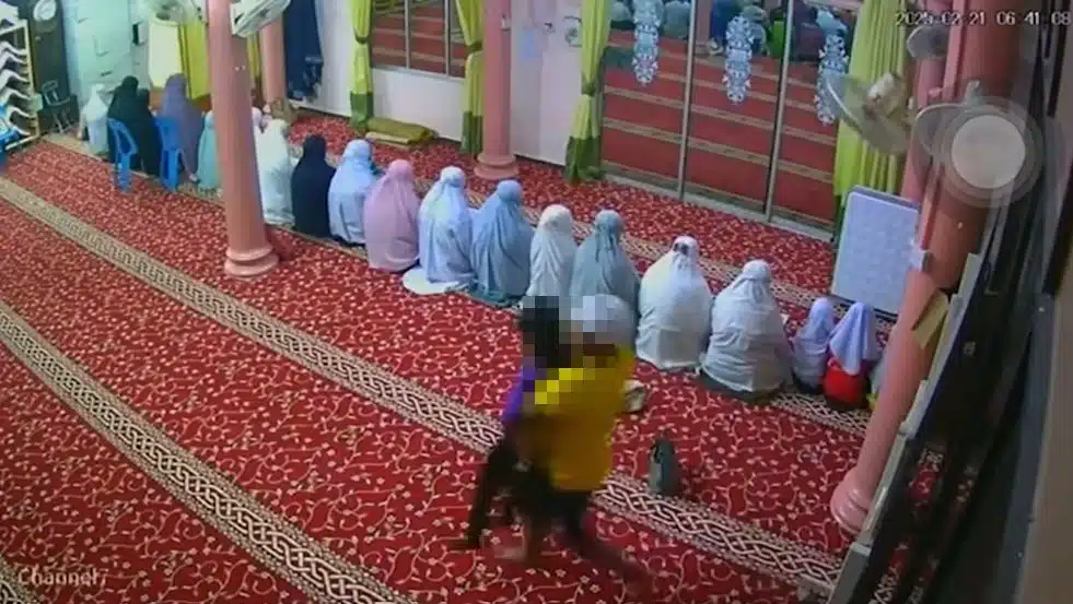 ‘Sentuh’ Murid Perempuan Yang Sedang Bersujud Solat Subuh, Lelaki Ditahan Polis