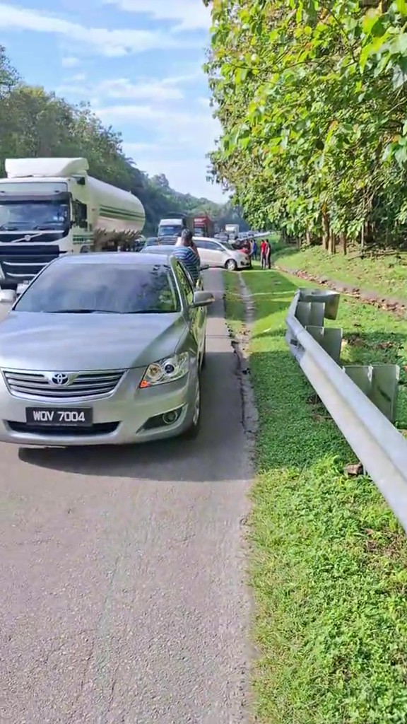 Insiden Lebuhraya PLUS : Abang Didakwa Kejar Adik Bersama Teman Lelaki