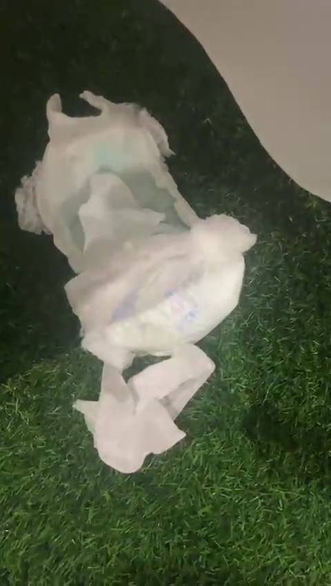 Lampin Terpakai & Tisu Basah Ditemukan Di Bawah Meja Makan Tetamu Majlis Kahwin