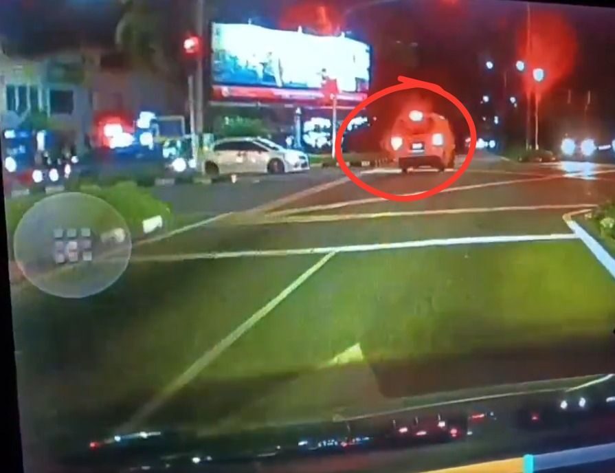 Nahas Di Lampu Isyarat Senawang Berulang Lagi, Pemuda ‘Dihentam’ Van