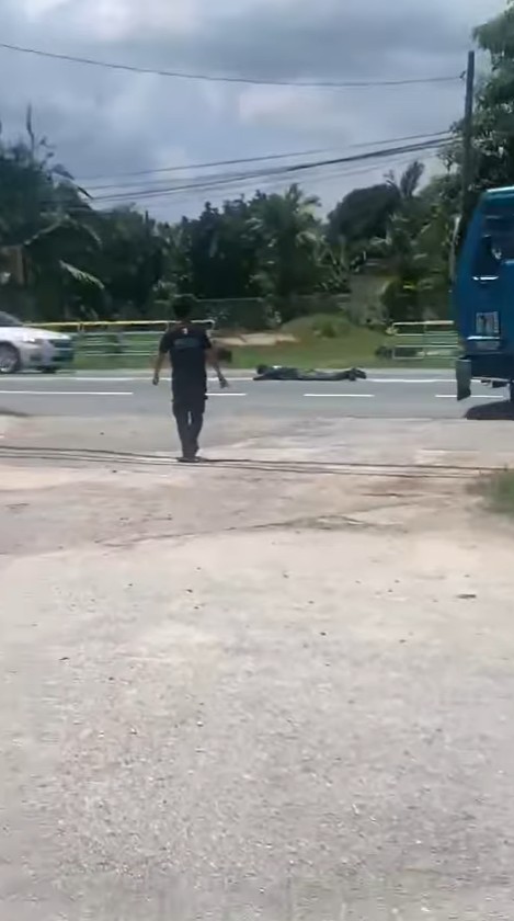 Lelaki Mundar-Mandir & Baring Atas Jalan, Rupanya Kemurungan Pemergian Isteri