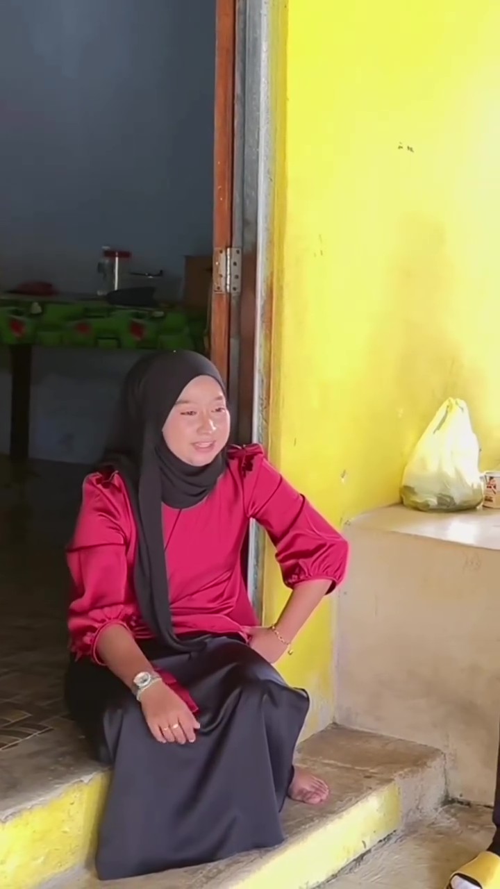 “Sampai Pecoh Pale, Melebih” Ibu Bapa Kesal Guru Baling Kotak Pensil Pada Anak
