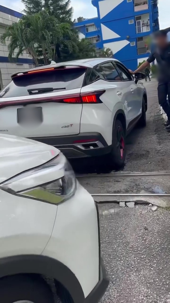 5X Pusing Jalan Sama, Suami Kejar Isteri & Lelaki Lain Hingga Ke Balai Polis