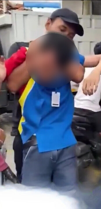 Anak Balik Beli Topup Berjalan ‘Kengkang’, Rupanya Staf Kedai Bawa Masuk Tandas