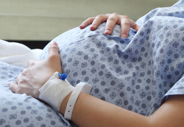 Orang Tua Tak Izinkan Si Ibu Beranak Czer, Bayi Alami Keracunan Air Ketuban