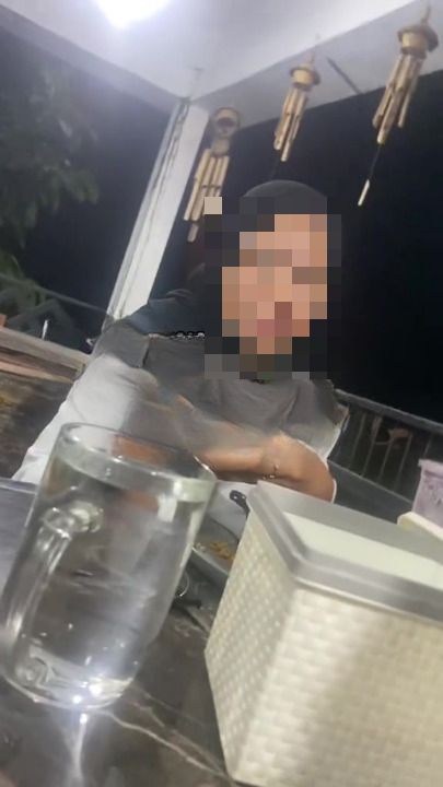 Gadis Terjah Duduk Semeja Dengan Teman Lelaki & Skandal – “5 Tahun Kalah…”