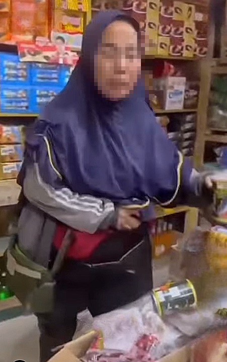 2 Tahun Jadi Pelanggan Tetap, Curi Tin Sardin Di Sebalik Baju Dan Tudung Labuh