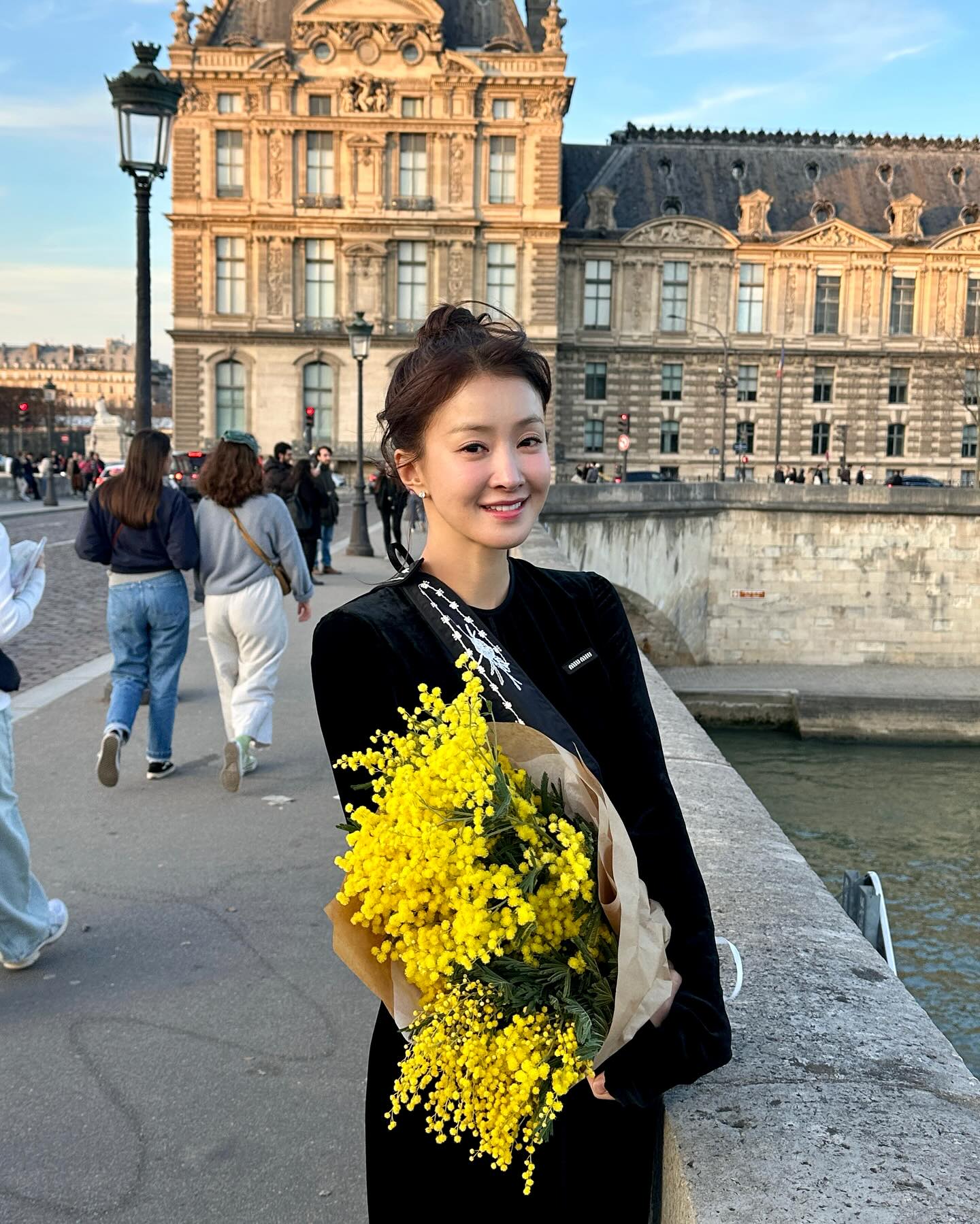 Sudah 3 Bulan Bercerai, Aktres Lee Si-Young Umum Hamil Melalui Embrio IVF