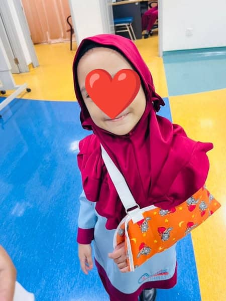 “Masuk 2 Batang Besi” Guru Terhempap Murid Sekadar Minta Maaf Melalui WhatsApp