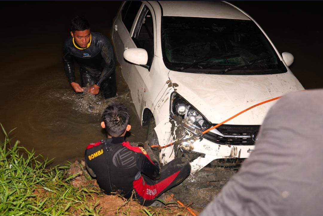 1 Malaysia Kena ‘Game’, Ija Tolak Kereta Isteri Ke Sungai & Menuju Negara Jiran