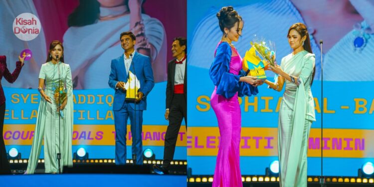 Seolah Mengundang Trauma, Netizen Kesal Bella Diatur Beri Anugerah Kepada Sophia