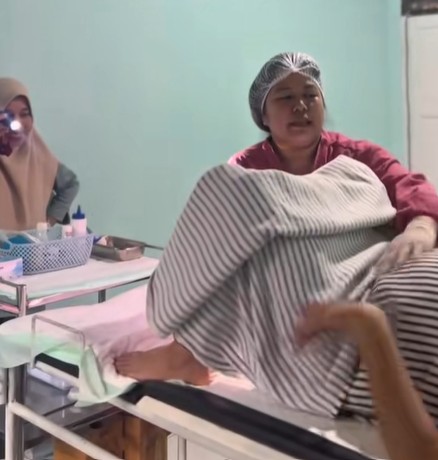 “Ingat Kau Seorang Je Penat!” Ibu Mentua Bentak Menantu Yang Berjuang Teran Bayi