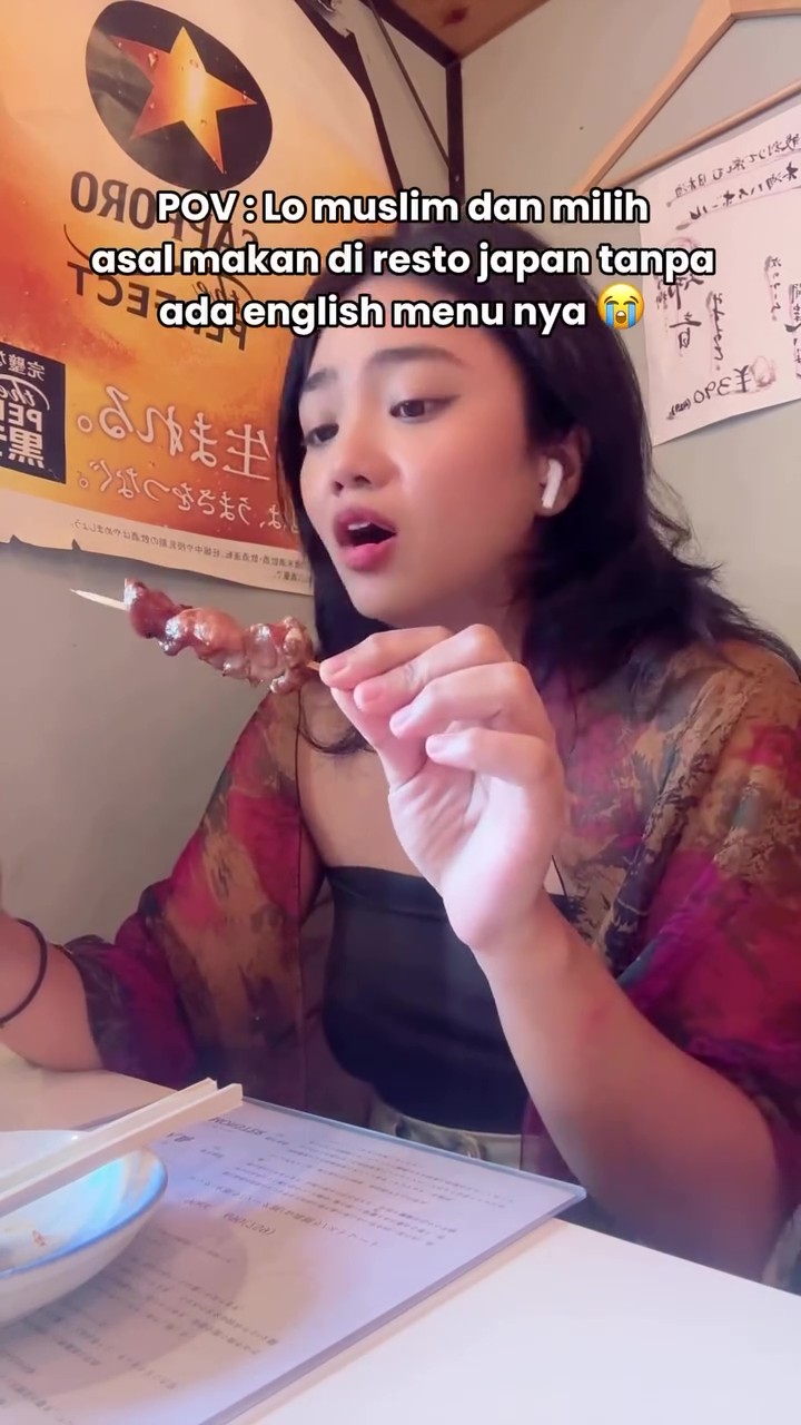 Tak Sengaja Makan Sate Khinzir Di Jepun, Wanita Jawab Kecaman Kenapa Masih Telan