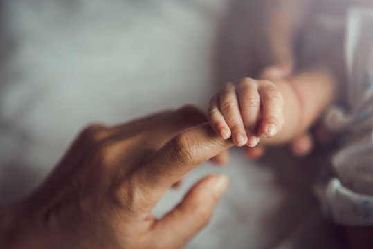 “Tak Tahu Kenapa Hamak” Wanita Bengkak Susu, Kakak Ipar Suka Breastfeed Bayinya