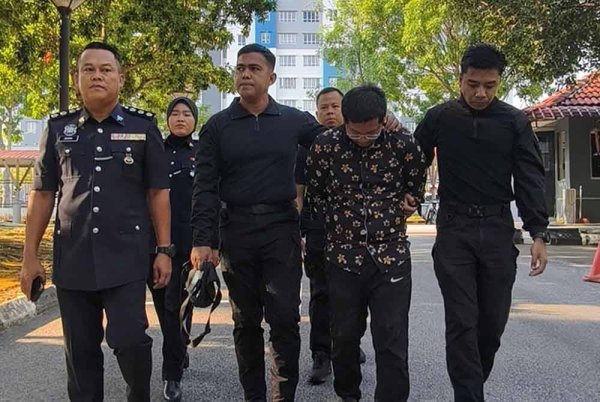 “Ayen Tak Gedik Dengan Perempuan Di Tempat Kerja, Isteri Kuat Cemburu” – Kenalan