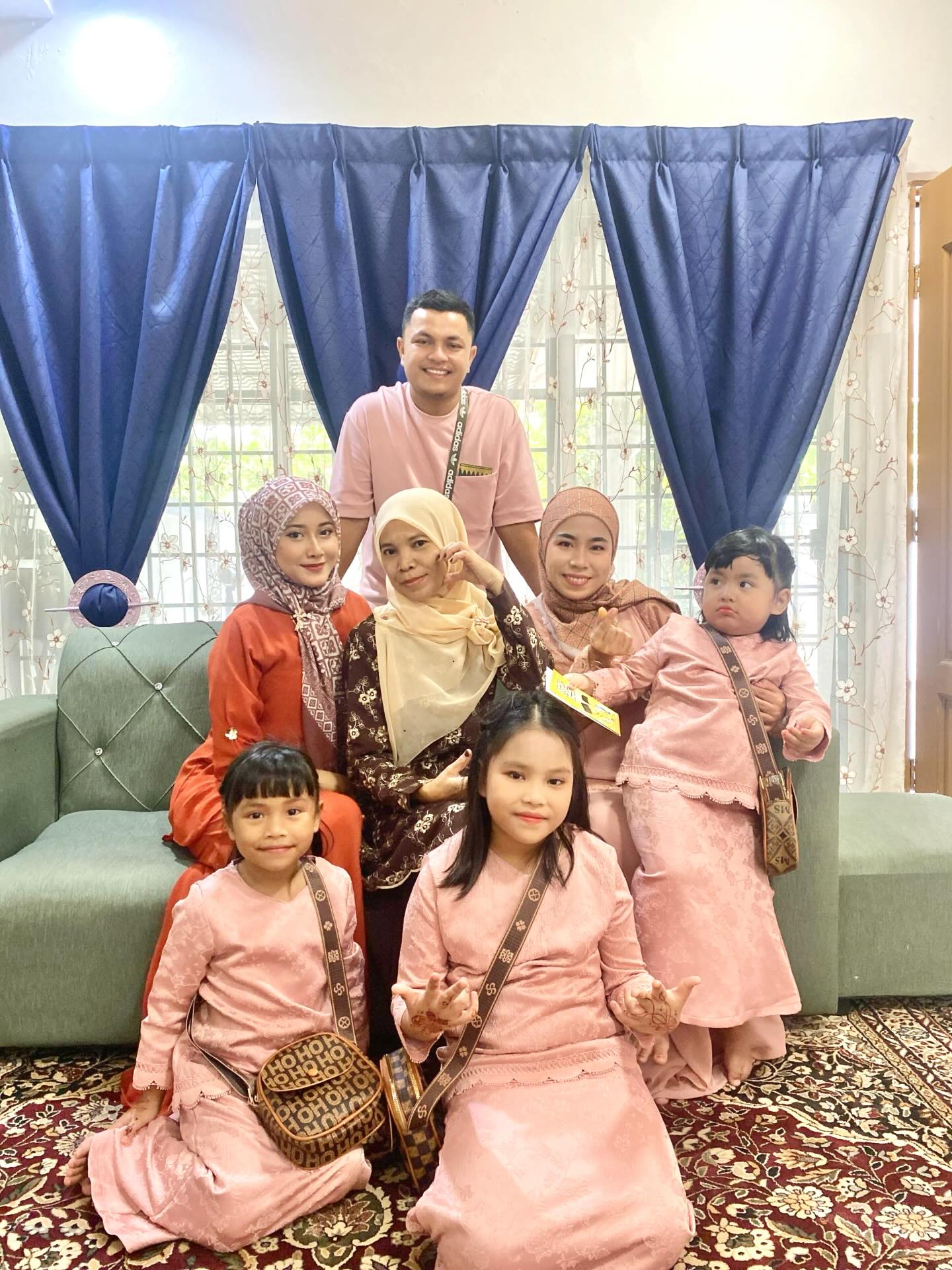 Kahwin Sejak Umur 16 Tahun, Wanita Dedah Susah Senang Bersuamikan ‘Mat Rempit’