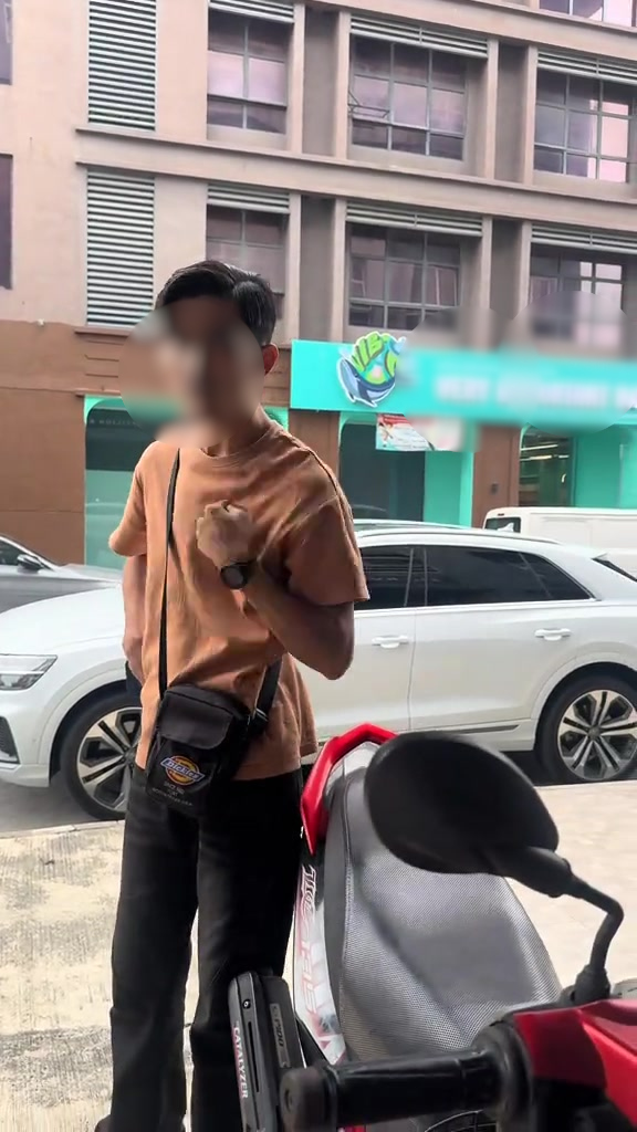 Kecoh Video Isteri ‘Hamun’ Suami, Rupanya Dihalau Rumah & Dihalang Jumpa Anak