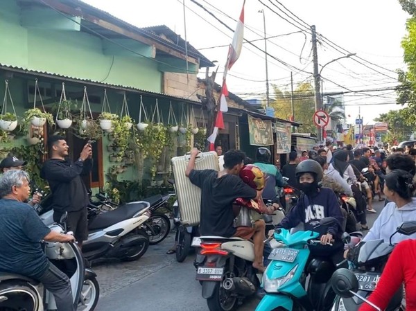 Jeritan “Duit Rakyat”, Peserta Demo Curi Jam RM3j, Boxer & Isi Rumah Ahli DPR