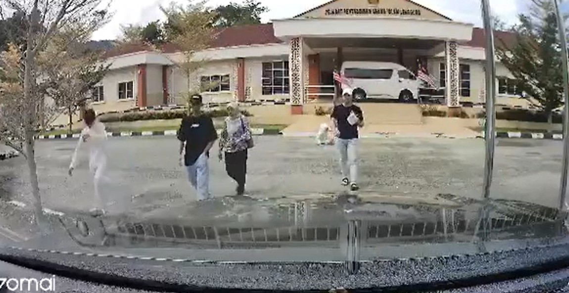 Wanita Terduduk Atas Jalan, Bakal Suami Beredar & Batal Nikah Pada Hari Akad