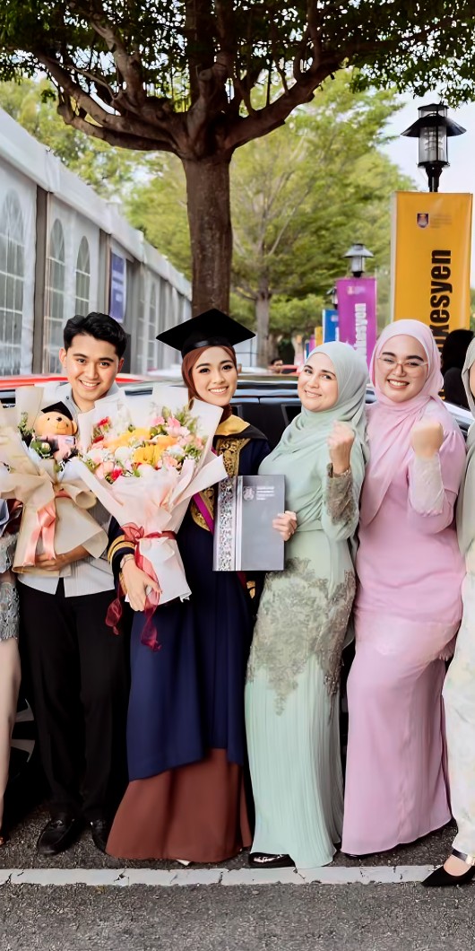 Penat Lelah Belajar, Wanita Terkejut Terima Hadiah Kereta Daripada Suami