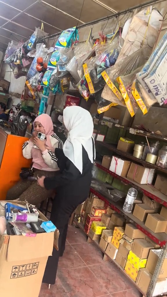 “Laki Kau Yang Nak Aku” – Isteri Polis Cekup Wanita Perampas & Heret Ke Balai