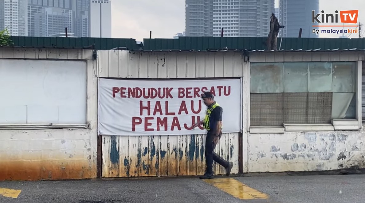 “Saya, Anak & Keluarga, Nak Pergi Mana Saya Tak Tahu” – Tangisan Rafidah Ibrahim