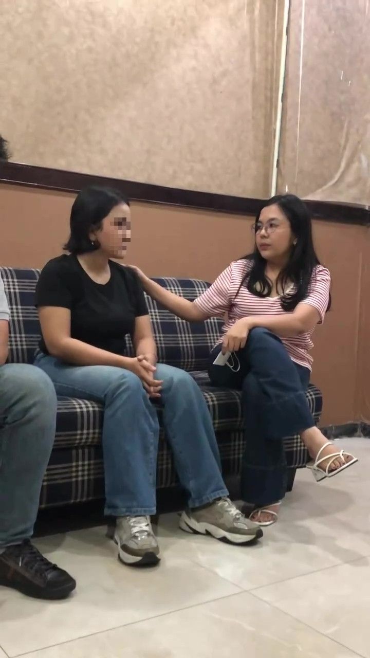 Pengasas Jenama Kasut Popular Tenang Temui Skandal Suami, Tidur Di Katil Kelamin