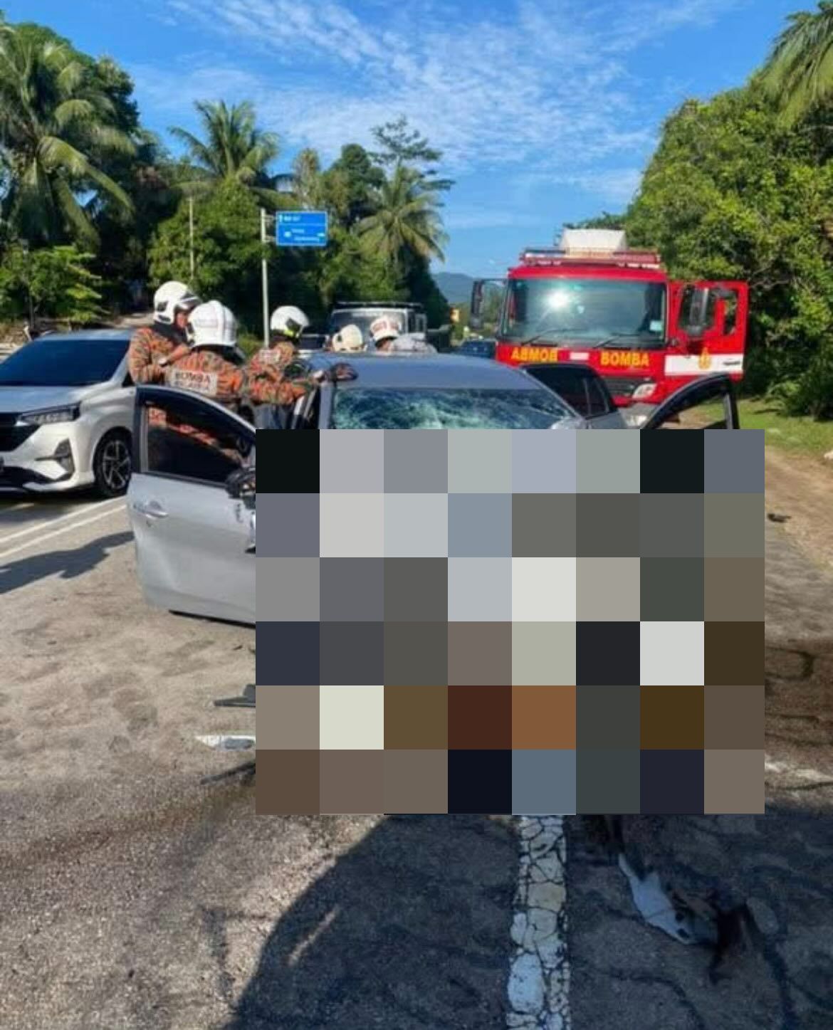 Insiden Myvi & Lori : Zip Pemuda Terbuka, Gadis Tak Berseluar, Minta Kain Tutup