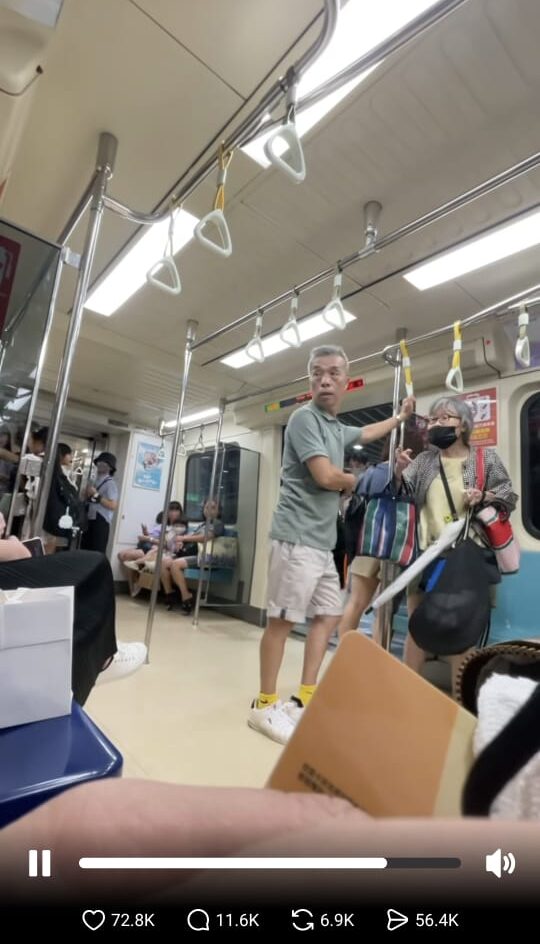 Berebut Kerusi MRT Walhal Banyak Lagi Kosong, Warga Emas Kena ‘Flying Kick’