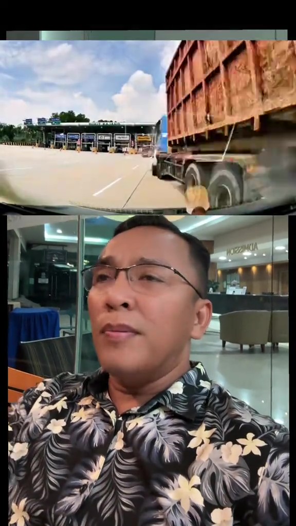 Klip Dashcam Dedah Pemandu Lori Rupanya Buka Pintu Awal, 100M Sebelum Hentam Tol