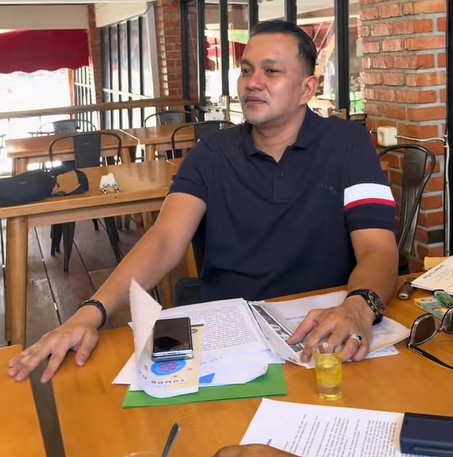 Isteri Barah Tangkap Berskandal Di Food Court, Doktor Tegaskan Cuma Kawan Rapat