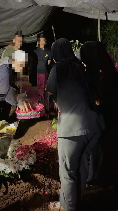Selesai Pengebumian, Anak Tangkap Wanita Simpanan Berani Ziarah Kubur Bapa