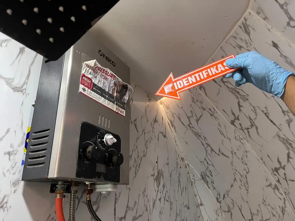 Keracunan Gas Monoksida Akibat Water Heater, Suami Kuatkan Diri Ke Kubur Isteri